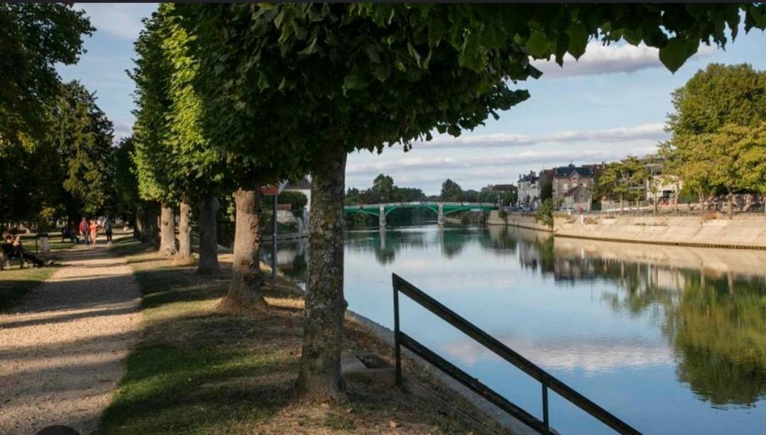 Studio Bord De Marne Ла Ферте-су-Жуар Экстерьер фото